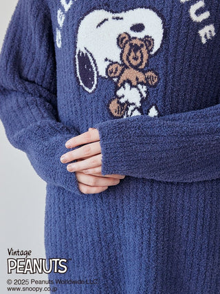 Close-up of [PEANUTS] SNOOPY×BEAR Jacquard Lounge Dress with Snoopy and bear design, featuring intricate detailing on plush blue fabric.