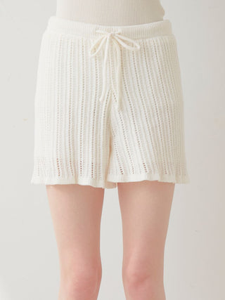 Gelato Pique white crochet shorts with vertical ribbing, featuring a drawstring waist for a snug fit and elegant style.