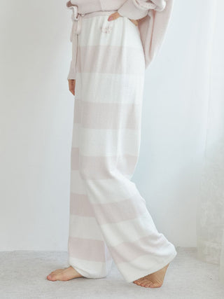 Smoothie 2-Border Pants in pastel stripes, featuring comfortable knit fabric and a relaxed fit.