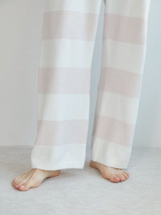 Smoothie 2-Border Pants in soft pastel stripes, featuring a straight silhouette and hip pockets, perfect for any season.