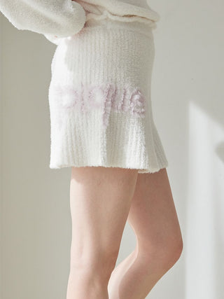 Frill Logo Rib Feather Short Pants