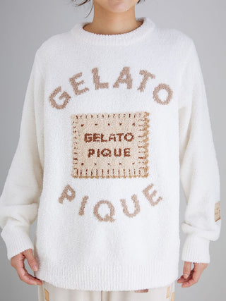 Cozy white Gelato Pique sweater featuring a biscuit jacquard design, providing plush warmth and style.