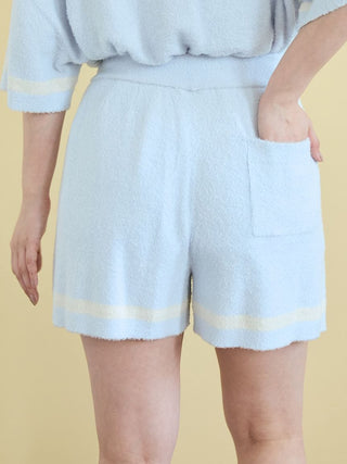 Smoothie Trim Line Short-sleeved Pullover & Shorts Set