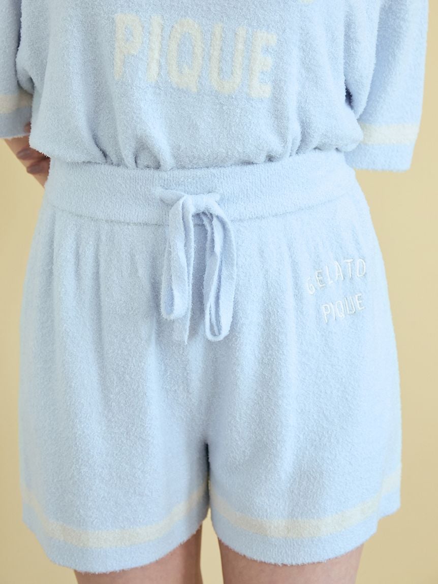 Smoothie Trim Line Short-sleeved Pullover & Shorts Set