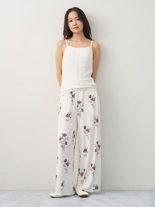 Smoothie Eyelet Camisole With Built-in Bra