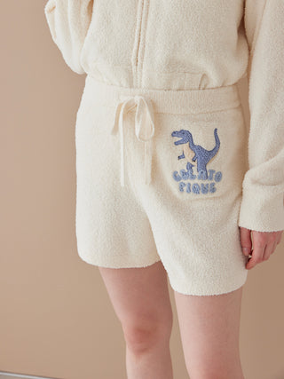 Airy Moco Dinosaur Sagara Embroidery Shorts