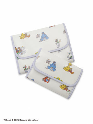 [SESAME STREET] All-over Print Pocketbook Case S