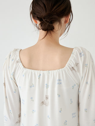 Cat and Flower Pullover with Built-in Cups