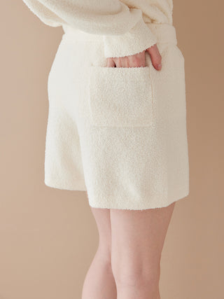 Airy Moco Dinosaur Sagara Embroidery Shorts