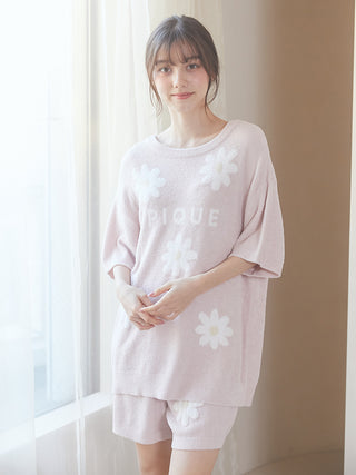 Gelato Pique USA Smoothie Daisy pullover and shorts loungewear set in soft pastel, featuring daisies, for premium loungewear and sleepwear.