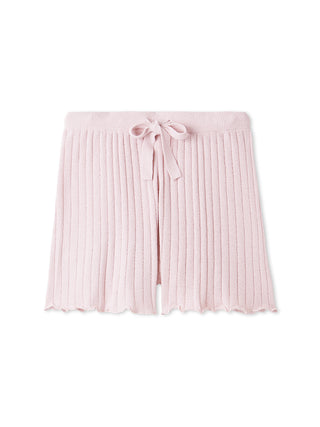 Pink ribbed shorts with ribbon tie and wavy hem, feminine style