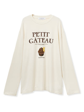 Men's Chocolate & Framboise cupcake motif long T-shirt with bear cookie accent, featuring French text and playful design.