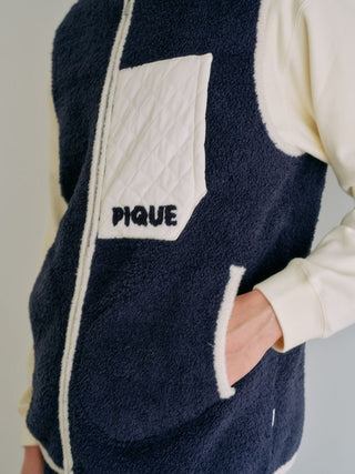 [BEGIN] Men's Powder Color-scheme Vest