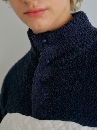 [BEGIN] Men's Powder Color-scheme Pullover