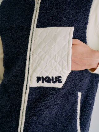 [BEGIN] Men's Powder Color-scheme Vest