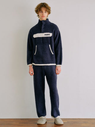 [BEGIN] Men's Powder Color-scheme Pullover