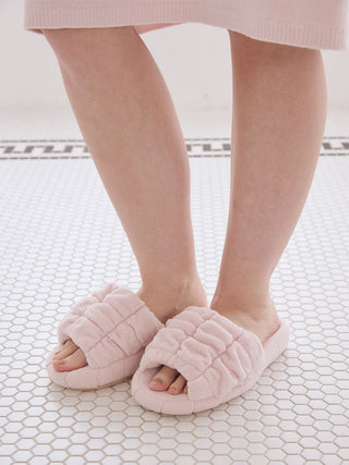 Bubble Motif Room Shoes