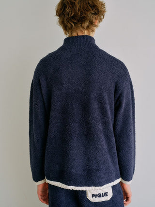 [BEGIN] Men's Powder Color-scheme Pullover