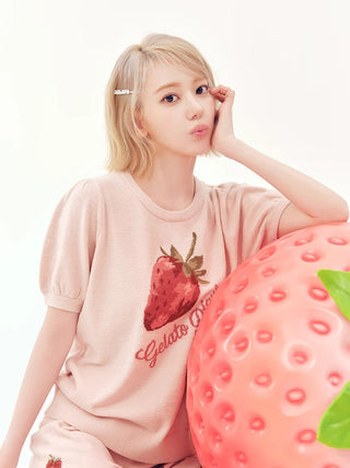 Airy Moco Strawberry Jacquard Pullover