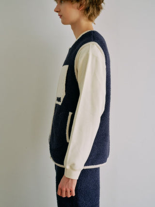 [BEGIN] Men's Powder Color-scheme Vest