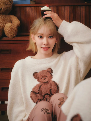 SAKURA from LE SSERAFIM wearing ivory Baby Moco Bear Jacquard Pullover