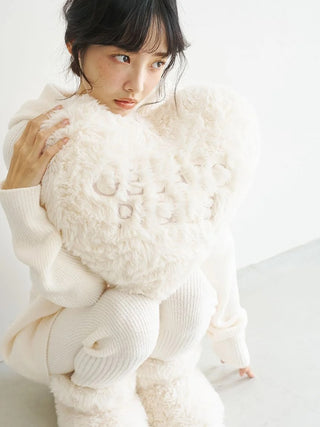 [Sleep] Heart Fur Cushion - view 12