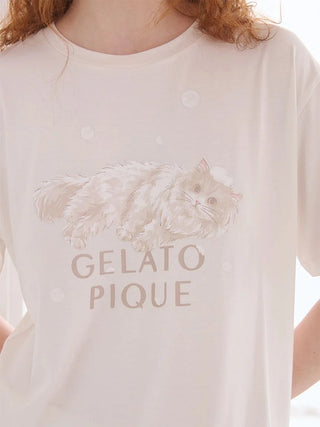 Bath Time Cat T-shirt