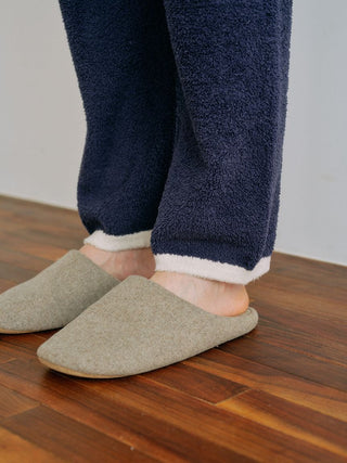 [BEGIN] Men's Powder Color-scheme Pants