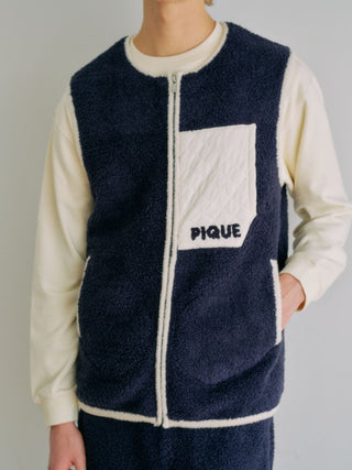[BEGIN] Men's Powder Color-scheme Vest
