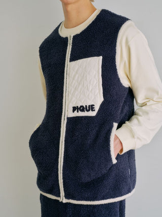[BEGIN] Men's Powder Color-scheme Vest