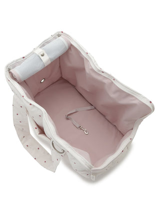 CAT & DOG Strawberry Quilted Carry Bag by Gelato Pique USA. A fluffy cotton strawberry print tote quilted bag for adults. The zippered top cover fits dogs and cats up to 6 kg. 