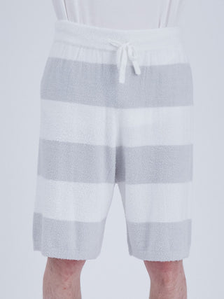Smoothy 2 Border comfy shorts with a refreshing color combination of white and bluish gray with an upper knee length are perfect for the upcoming summer season.