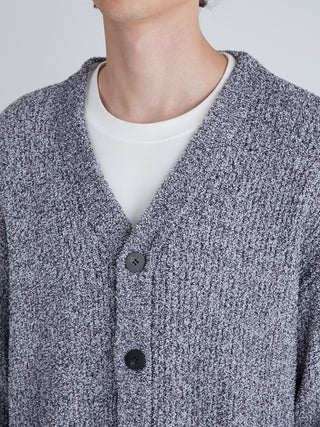 Homme Melange Hot Moko Cardigan by Gelato Pique US. A knit with a melange feel and heat-prevention properties. The thin and soft fibers contain plenty of warm air to prevent heat from escaping.