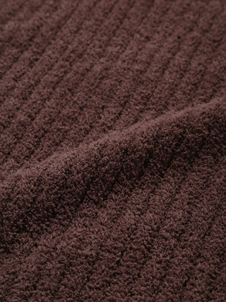 Bitter Blanket, a Baby Moco Blanket with Bitter Cacao Scent by Gelato Pique USA. Match it with loungewear made of the same material to enjoy a luxurious pair coordination.