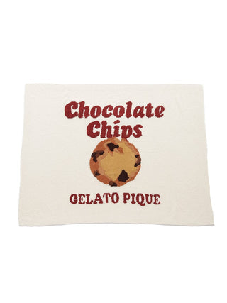 Wrap yourself up in warmth and comfort with the Gelato Pique USA Cookie Jacquard Blanket. Made of ultra-soft, 100% polyester.  Feel the warmth of its soft texture and enjoy the delightful pattern of chocolate chip cookies.