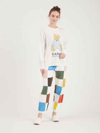 EAMES Air Moco Check-patterned long pants for ladies. A light knit series made of "Airmoko" material, which has a checkered pattern inspired by "EAMES" by Gelato Pique USA. 